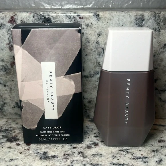 Fenty 23 Blurring Skin Tint - Picture 1 of 6